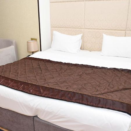 Square Baku Hotel Екстер'єр фото