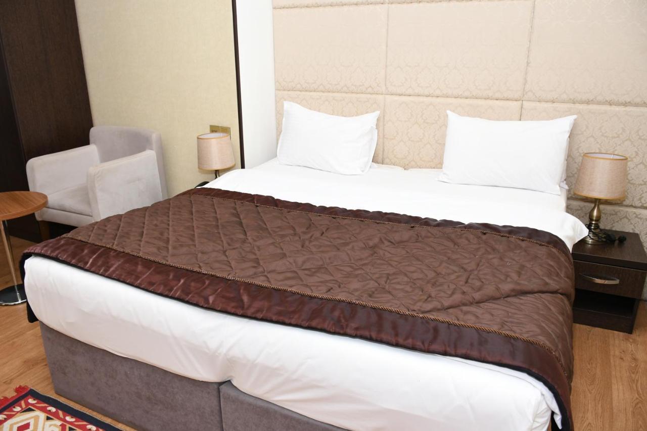 Square Baku Hotel Екстер'єр фото