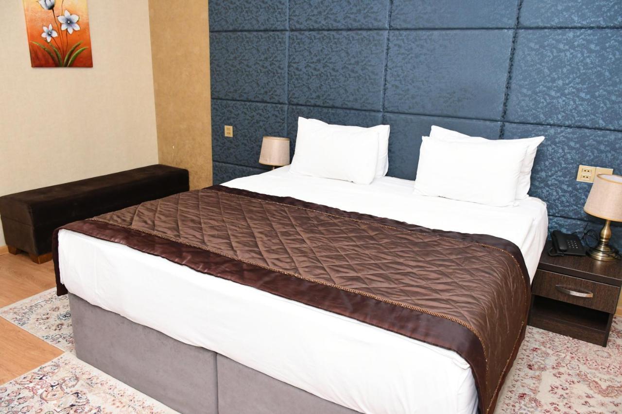 Square Baku Hotel Екстер'єр фото